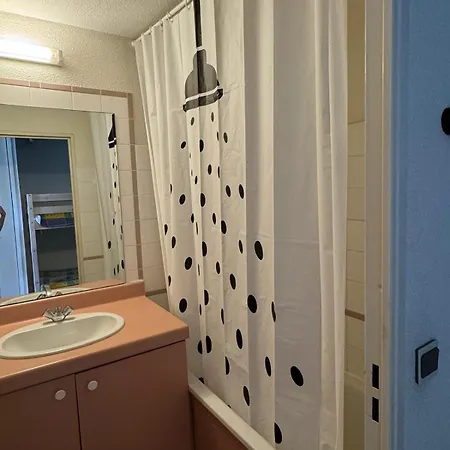 Apartment Rez De Jardin En Bord De Piscine Tennis Stationnement Sete
