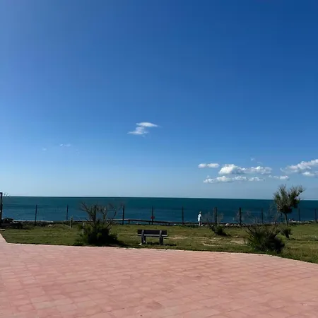 Rez De Jardin En Bord De Piscine Tennis Stationnement Sete