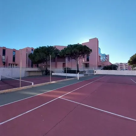 Rez De Jardin En Bord De Piscine Tennis Stationnement Apartment
